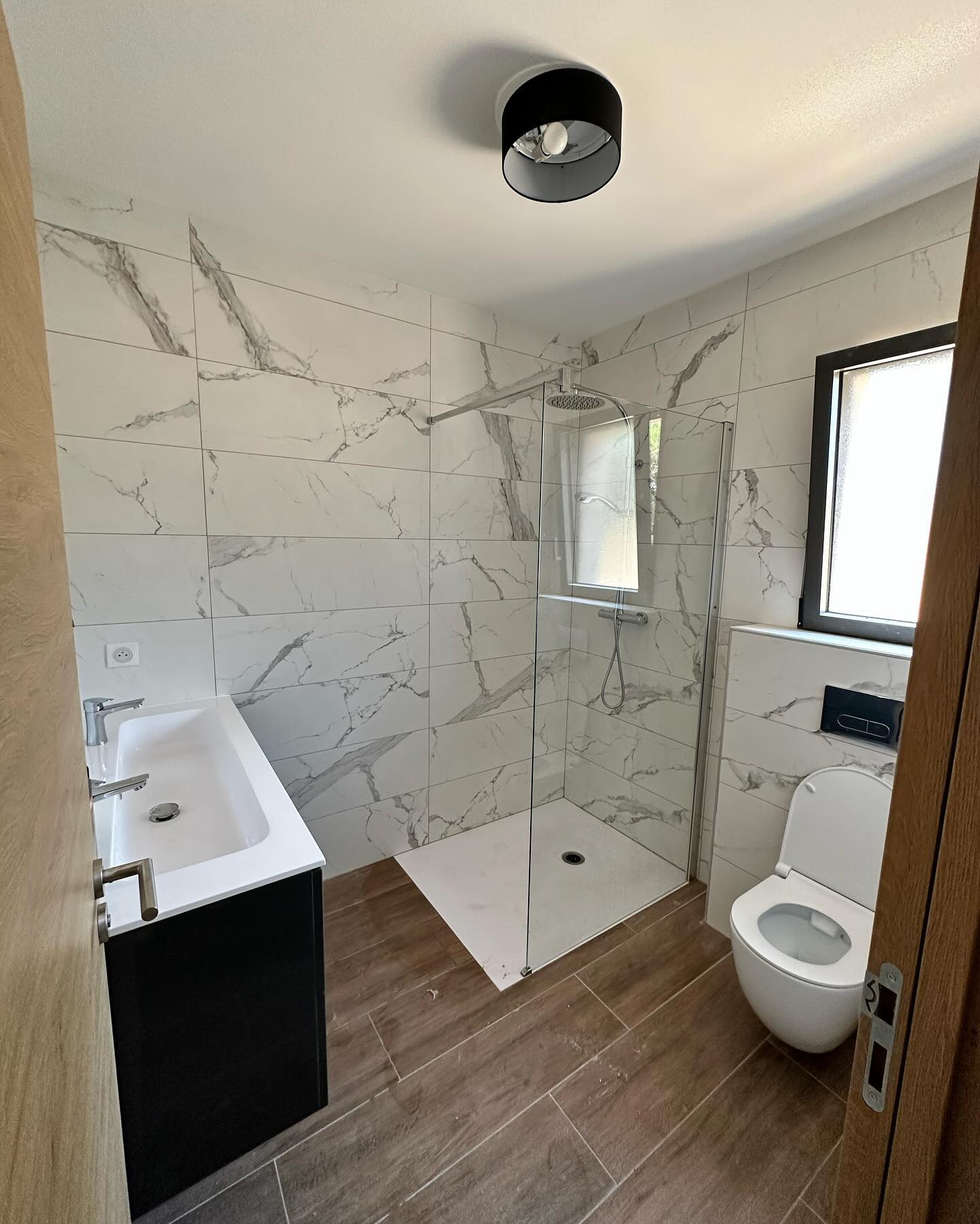 la.plomberie_1699376799_3230929227795882785_57900429847